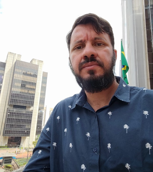 Prof. Maximiano Eduardo Pereira